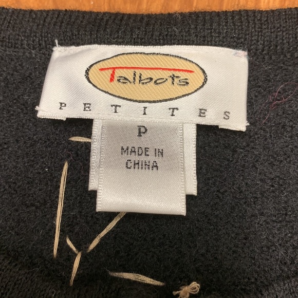 Talbots Angel zip cardigan. 100% wool. Size P. Absolutely beautiful sweater. EUC - Picture 3 of 9